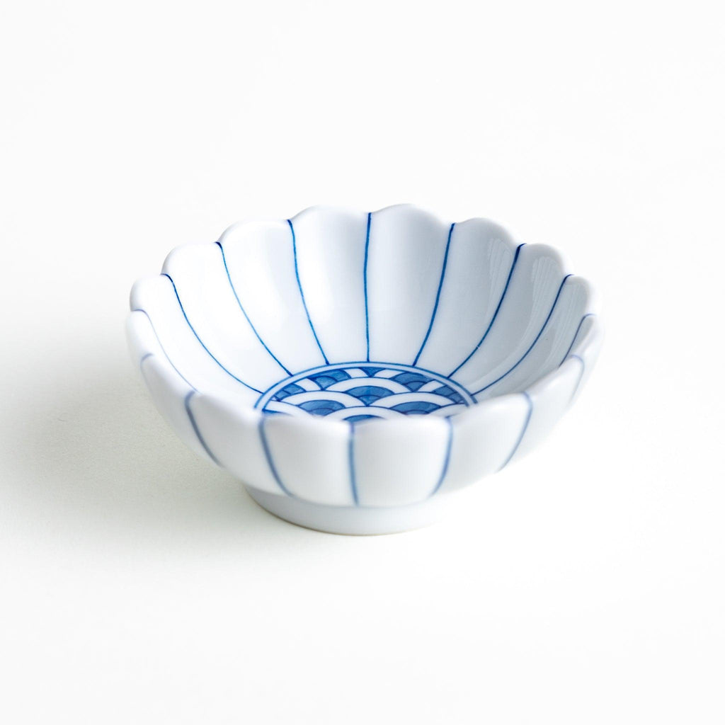 Chrysanthemum Wave Condiment Bowl